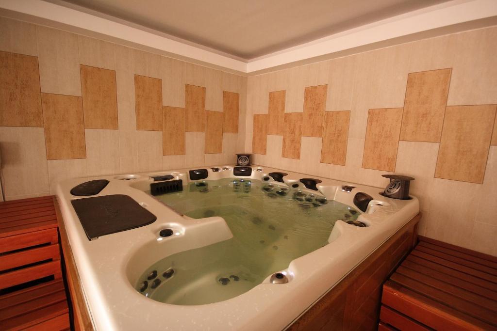 Panorama Wellness Apartman Hotel Hajdúszoboszló Εξωτερικό φωτογραφία